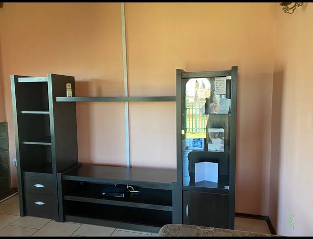 4 BEDROOM HOUSE FOR SALE IN PALM RIDGE